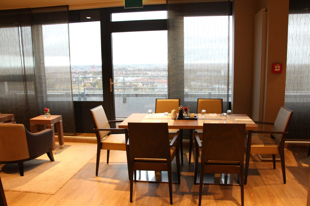 Club-Lounge Four Points by Sheraton Munich Arabellapark