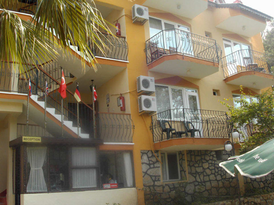 Reception from garden Our Dream Butik Hotel