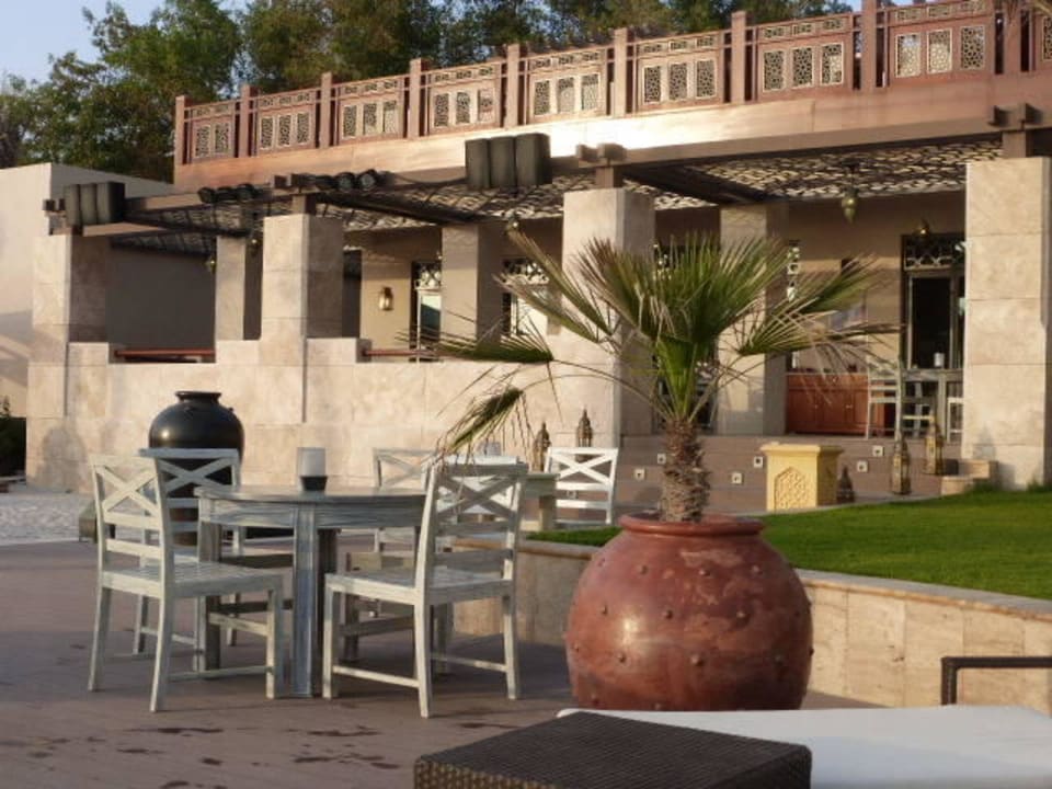 Poolbar Ajman Saray, a Luxury Collection Resort