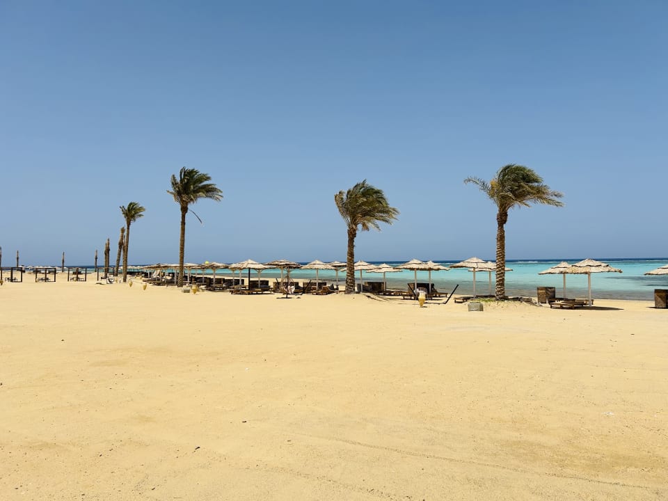 Strand True Beach Resort