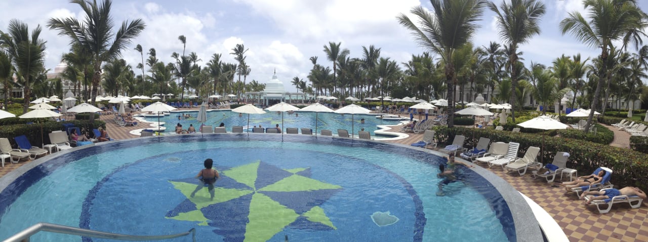 Pool Hotel Riu Palace Punta Cana