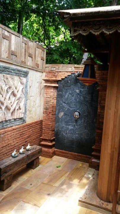 Außendusche Santhiya Koh Phangan Resort & Spa