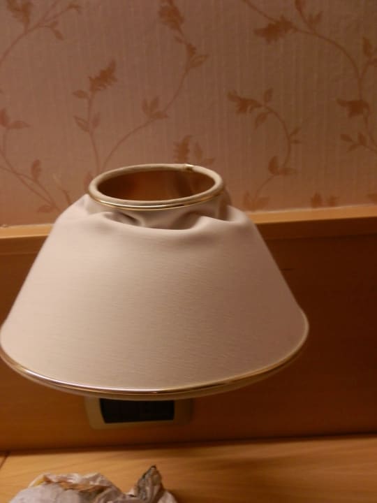 Defekte Nachttischlampe Hotel Seiserhof