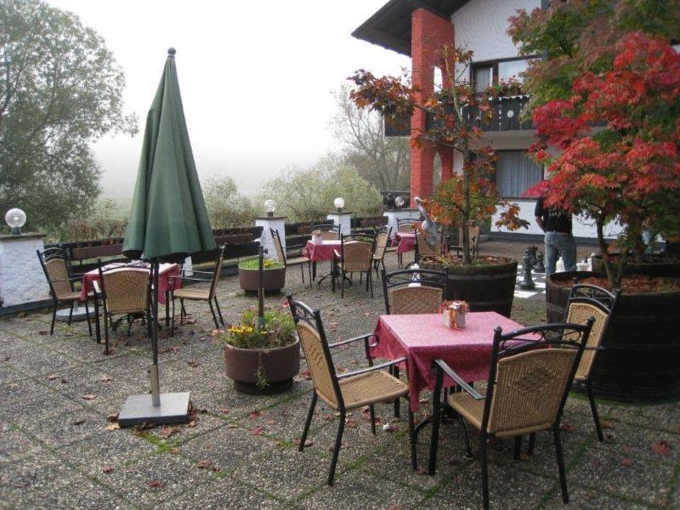 Terrasse ohne Pflege Hotel Lochmühle