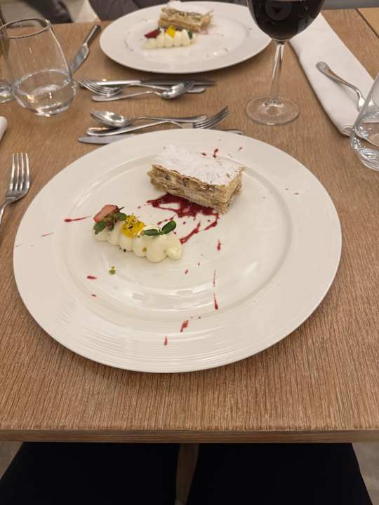 Gastro Acanthus Cennet Barut Collection