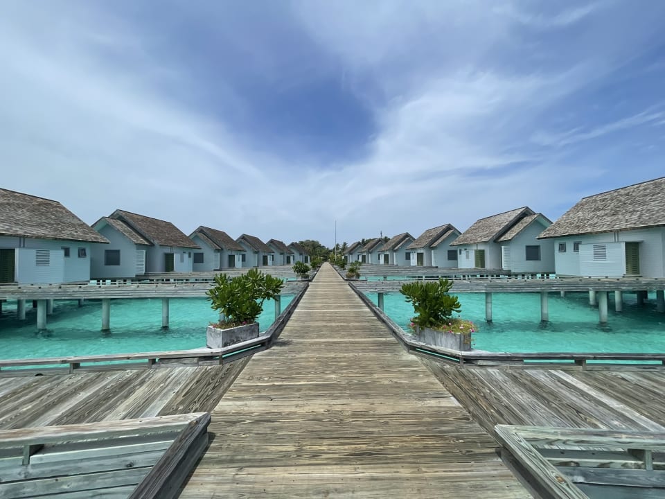 Außenansicht Outrigger Maldives Maafushivaru Resort