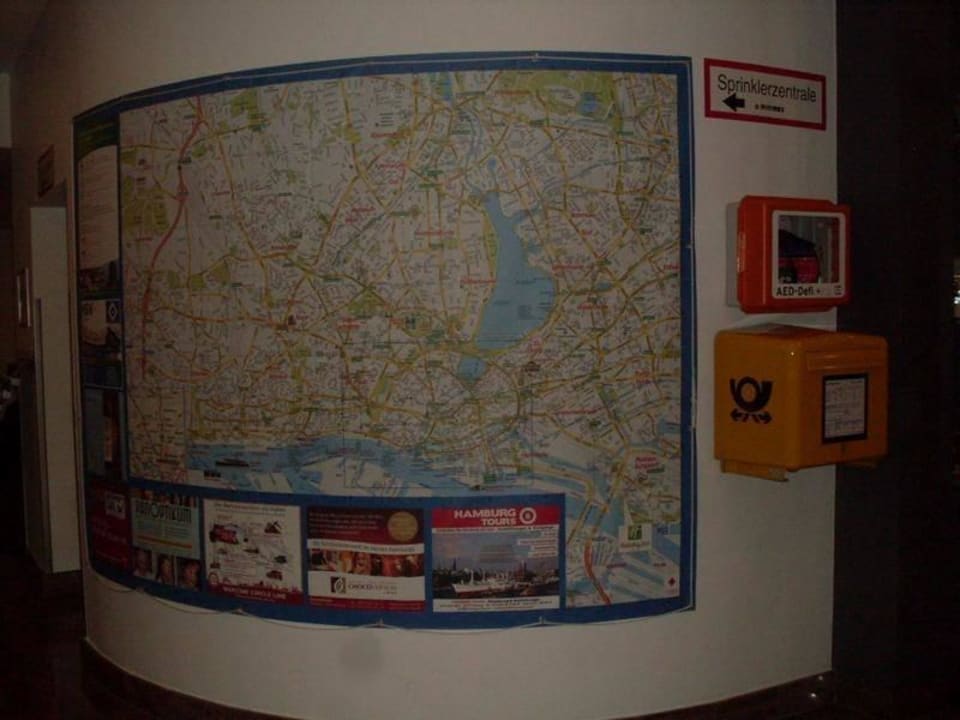 Stadtplan und Briefkasten Hotel International Hamburg
