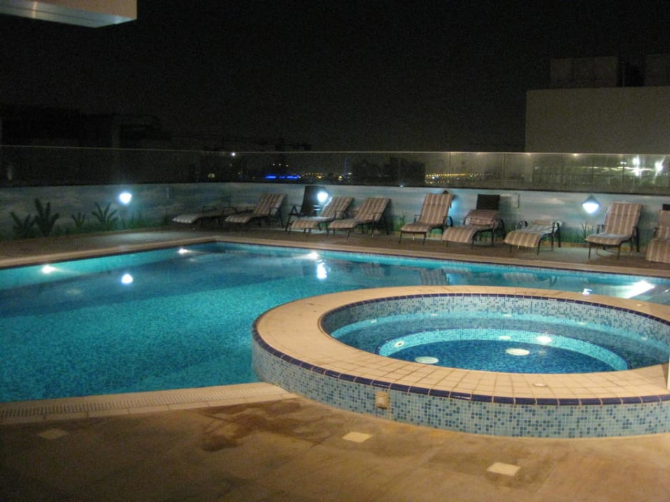 Jacuzzi Carlton Al Barsha