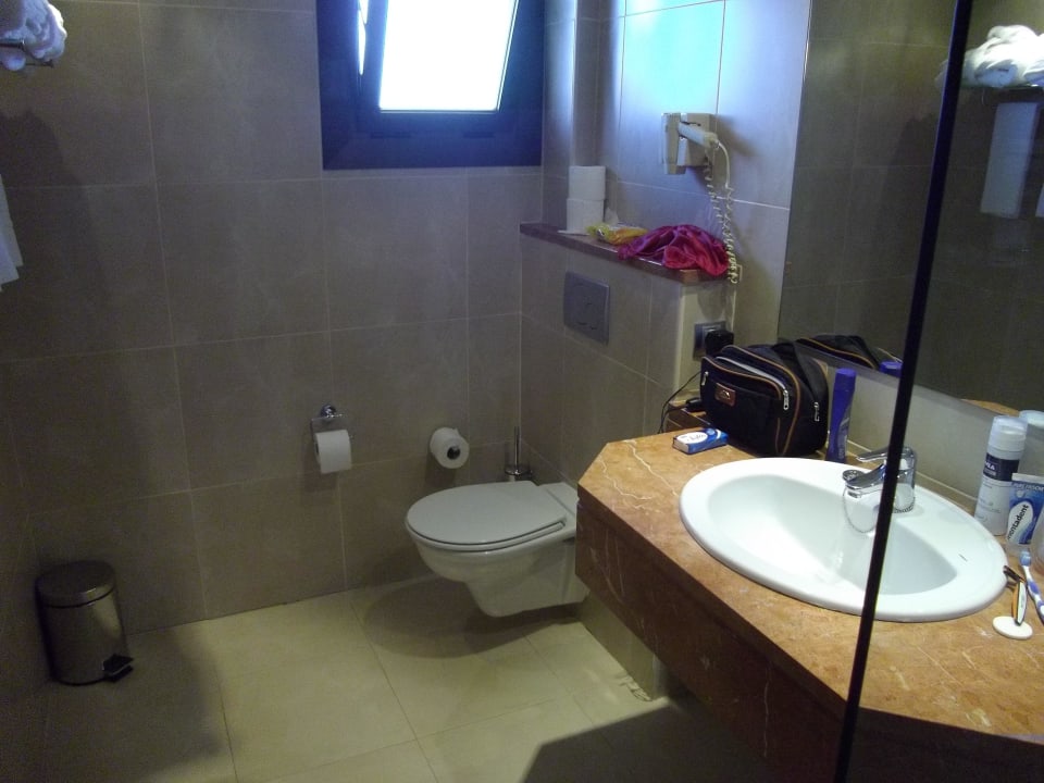 Toilette und Waschtisch AYA Seahotel - Adults only