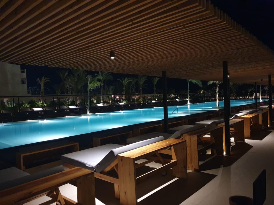 Pool Serry Beach Resort