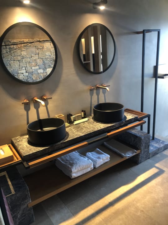 Zimmer Acro Suites A Wellbeing Resort