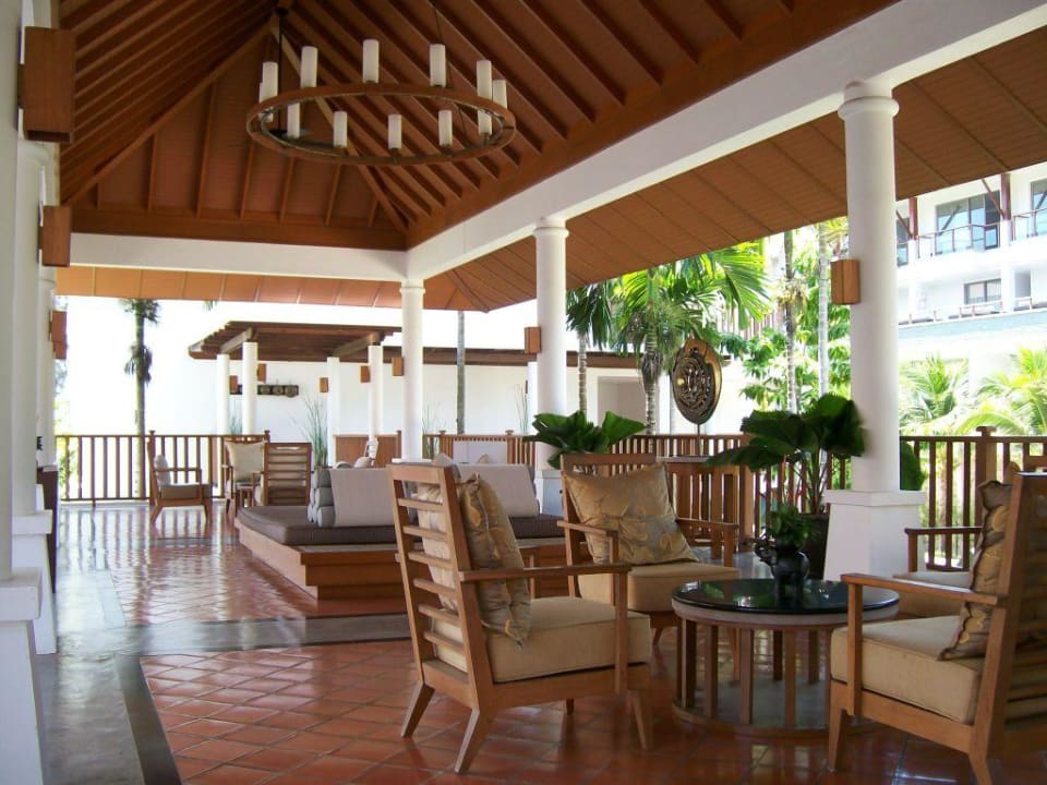 Lobby Hotel Naithonburi Beach Resort