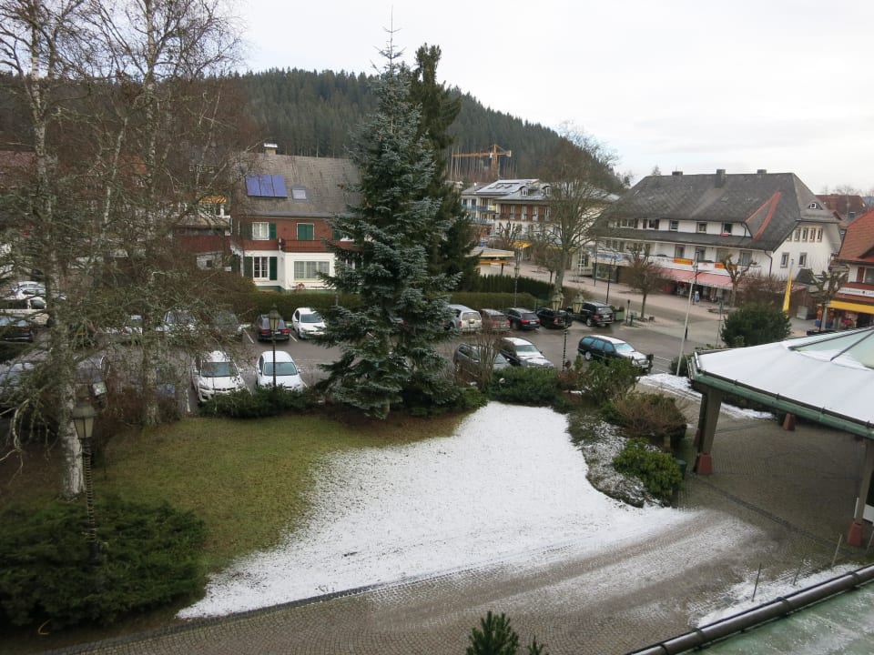 Blick auf den Parkplatz Treschers Schwarzwald Hotel