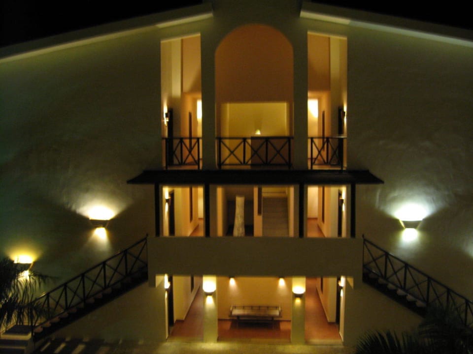 Häuserblock bei Nacht Catalonia Royal Bavaro - Adults only