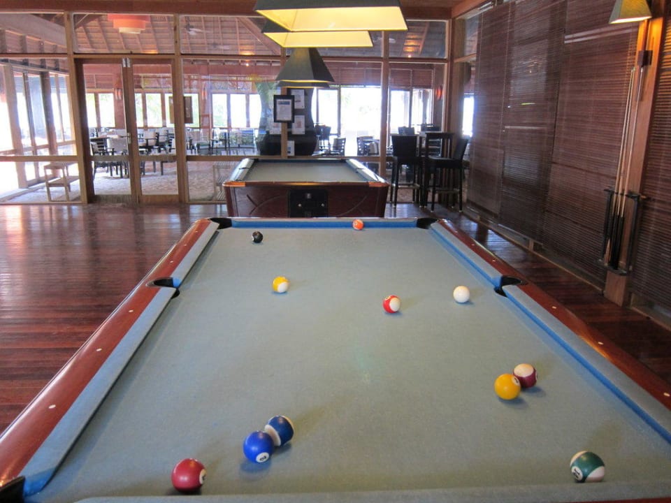 Billard Meeru Maldives Resort Island