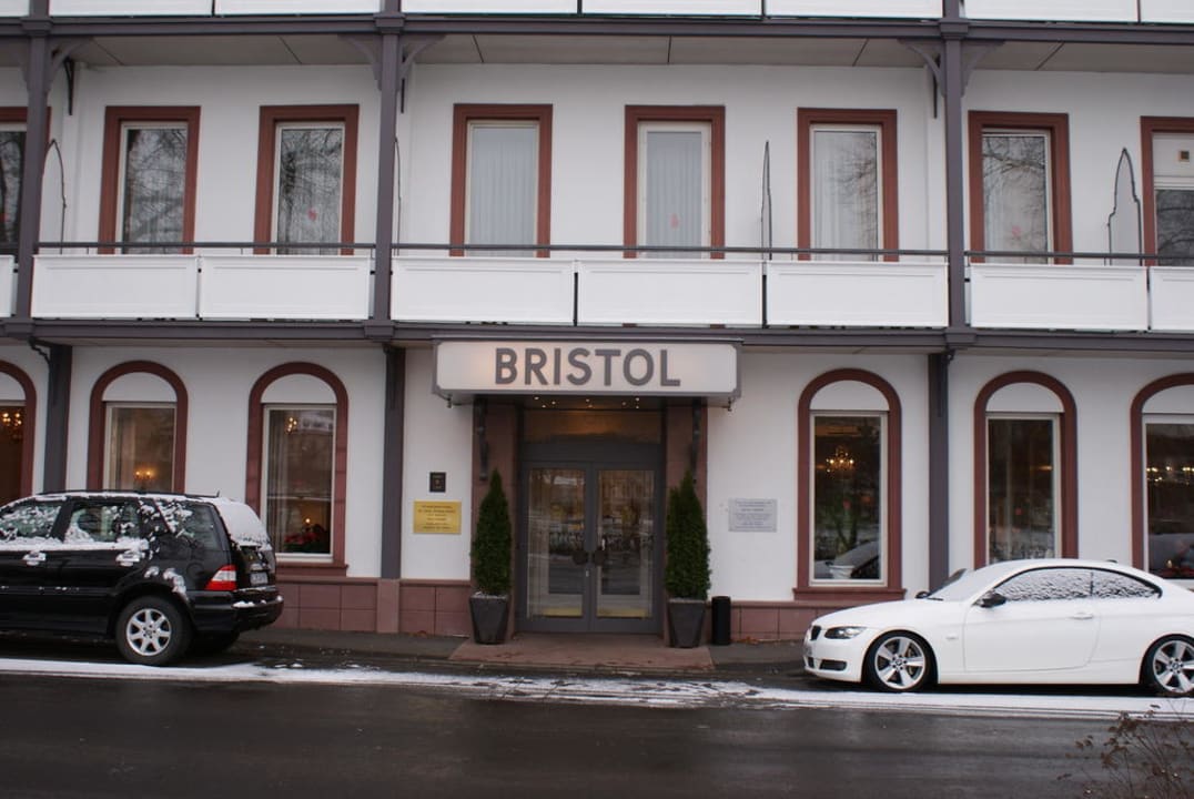 "Hoteleingang" BRISTOL Hotel Bad Kissingen (Bad Kissingen ...