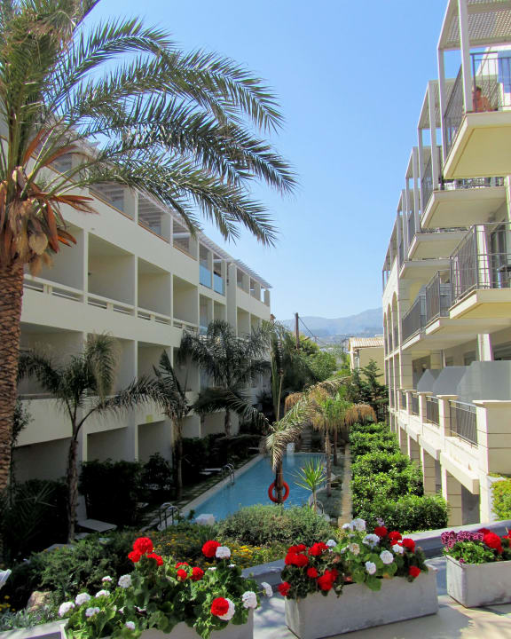 Blick auf Pearl Beach (li) und Aegean Pearl (re) Pearl Beach