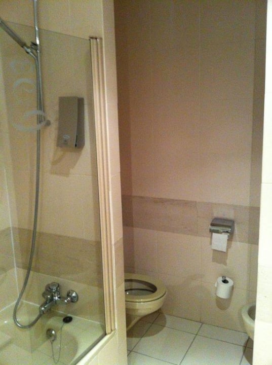 Bad, Dusche/Badewanne und Toilette Barceló Emperatriz