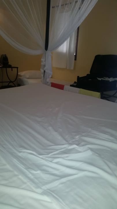 Zimmer keone 54m2 viel zu klein  Kuredu Island Resort & Spa