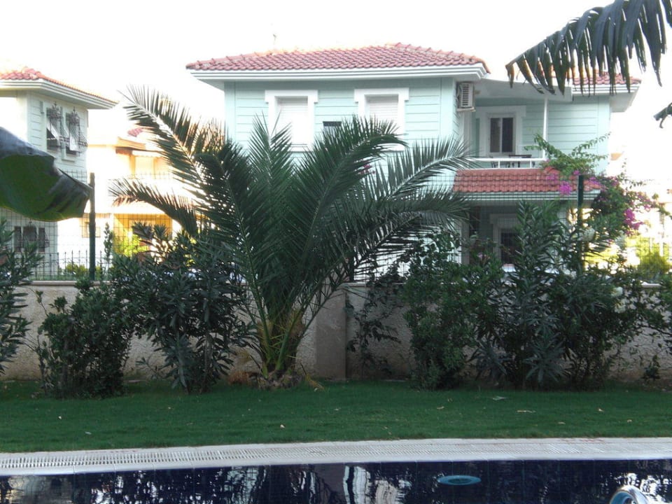 Blick von der Terrasse unseres Pool-Zimmers Paloma Pasha