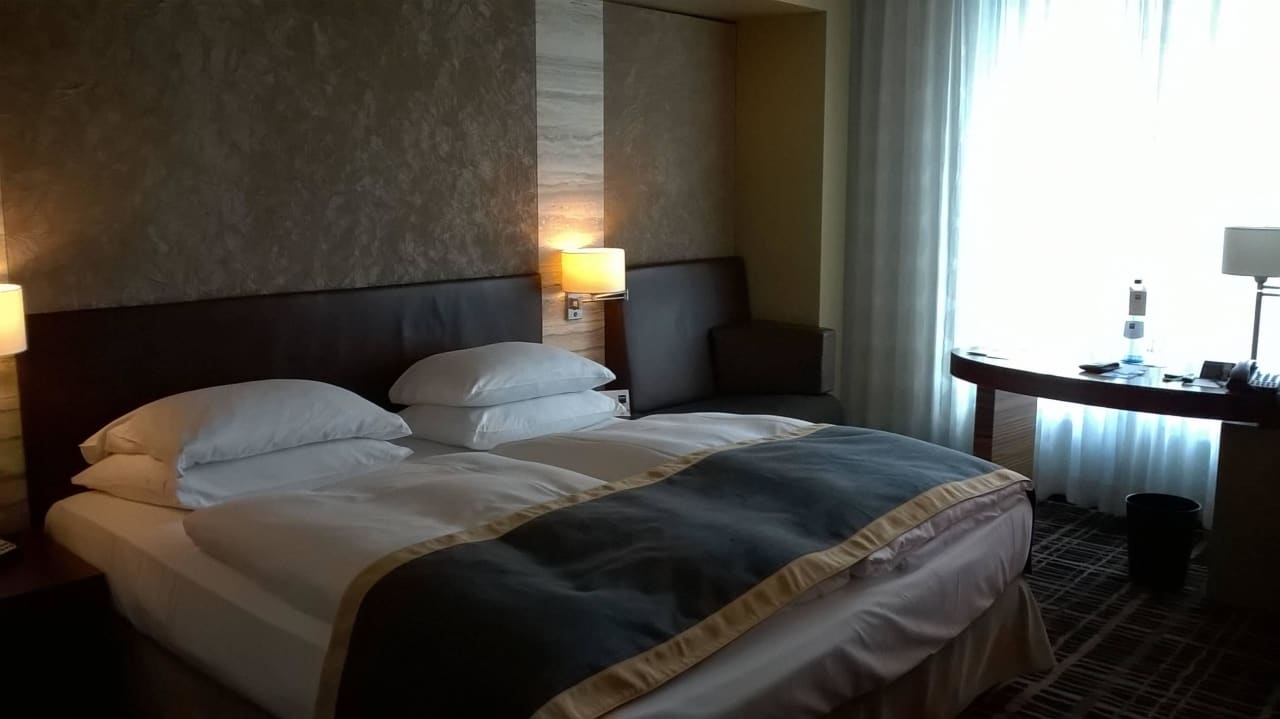 Blick ins Zimmer Dorint Hotel am Heumarkt Köln
