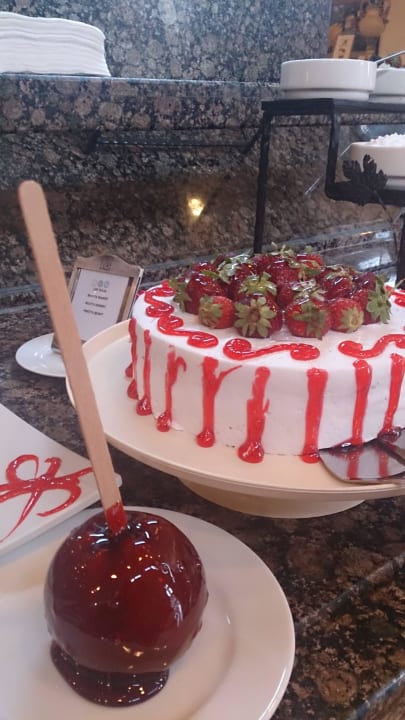 Lecker, lecker... Fame Residence Lara & Spa