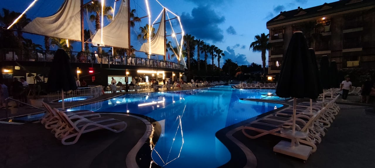 Pool Can Garden Resort