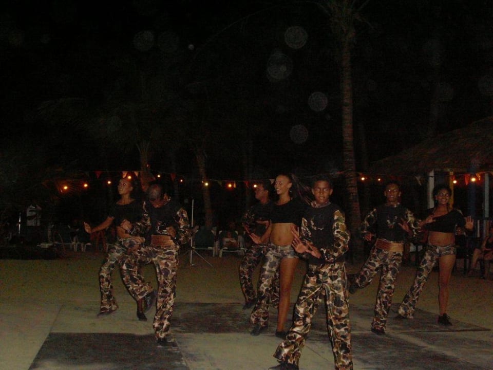 Beach-Party im Riu Merengue Playabachata Hotel