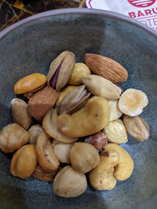 Gastro Acanthus Cennet Barut Collection