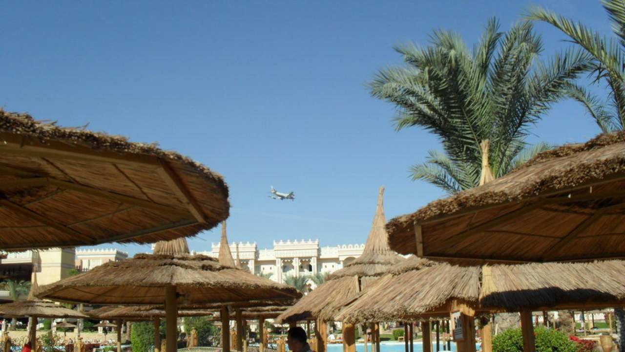 Einflugschneise  Pickalbatros Palace Resort