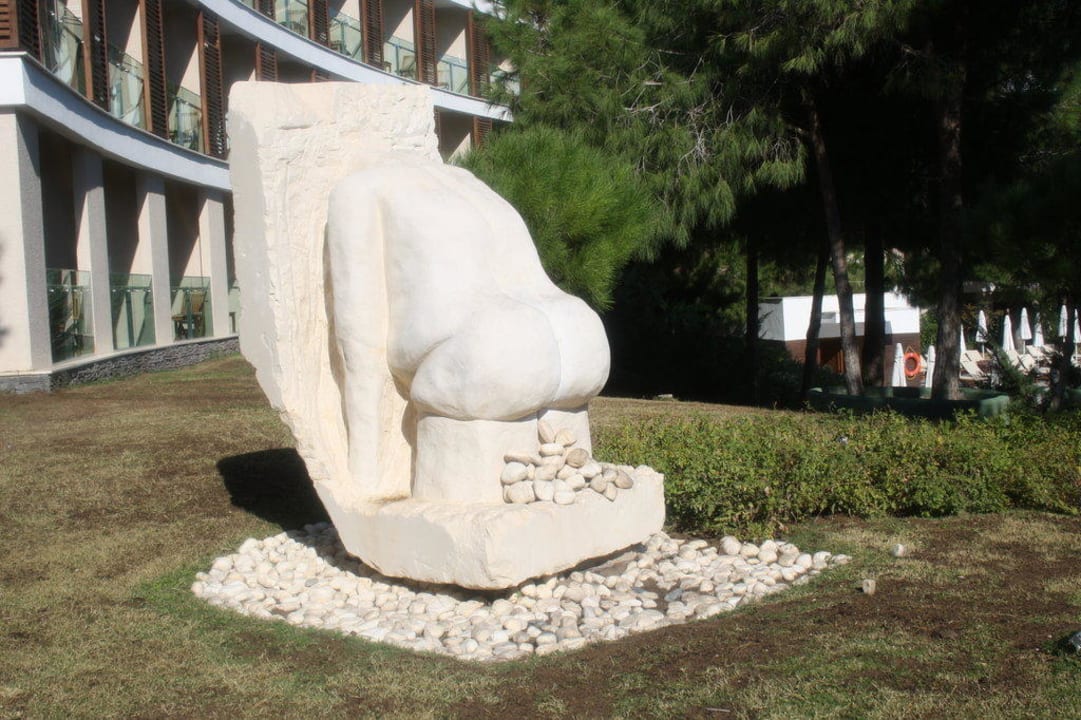 Eine beliebte Skulptur vor unserem Haus Voyage Belek Golf & Spa