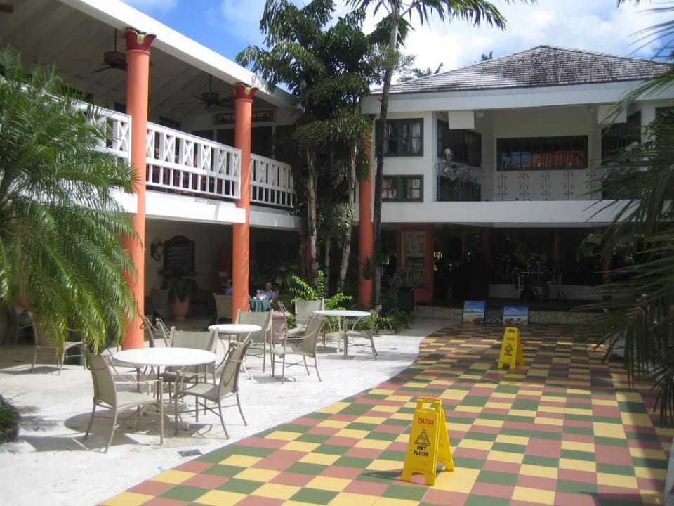Courtyard Sandals Grande Antigua