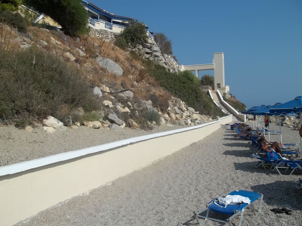 Widok na zejście od windy Mitsis Summer Palace