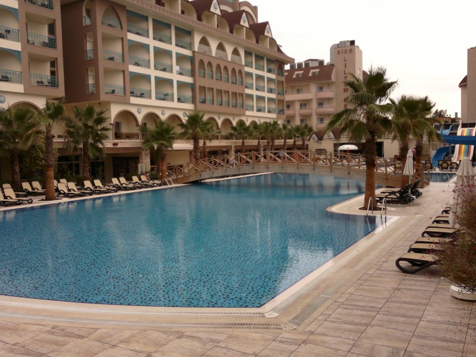 Pool am Side Crown Palace Side Crown Palace