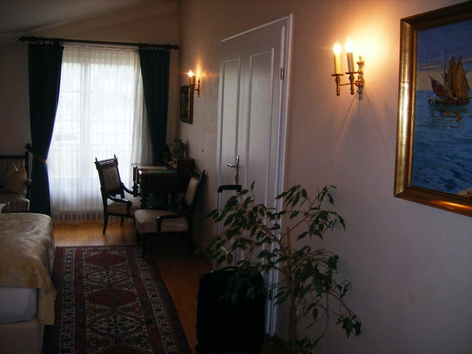 Der Schreibtisch A-VITA Viktoria Residenzen
