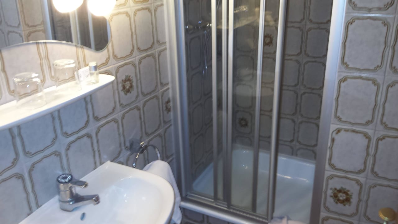 Kleines Bad mit Dusche Gasthof Zum Stern