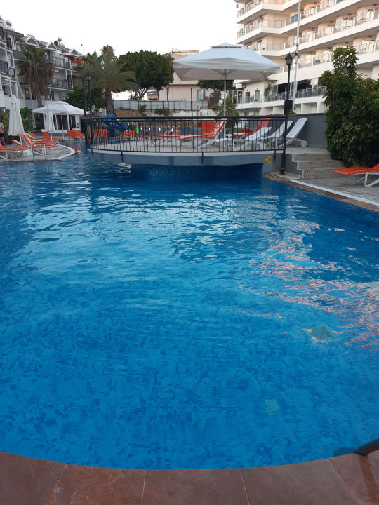 Pool Joker Side Hill