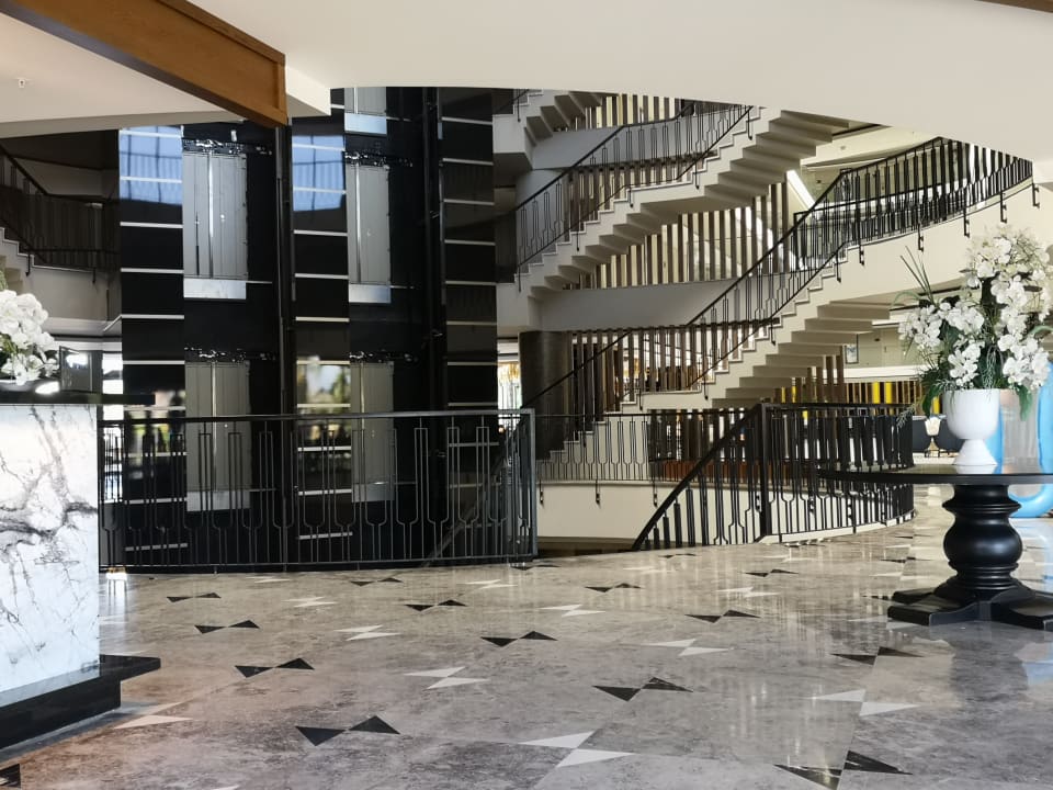 Lobby Arnor de Luxe Hotel & Spa