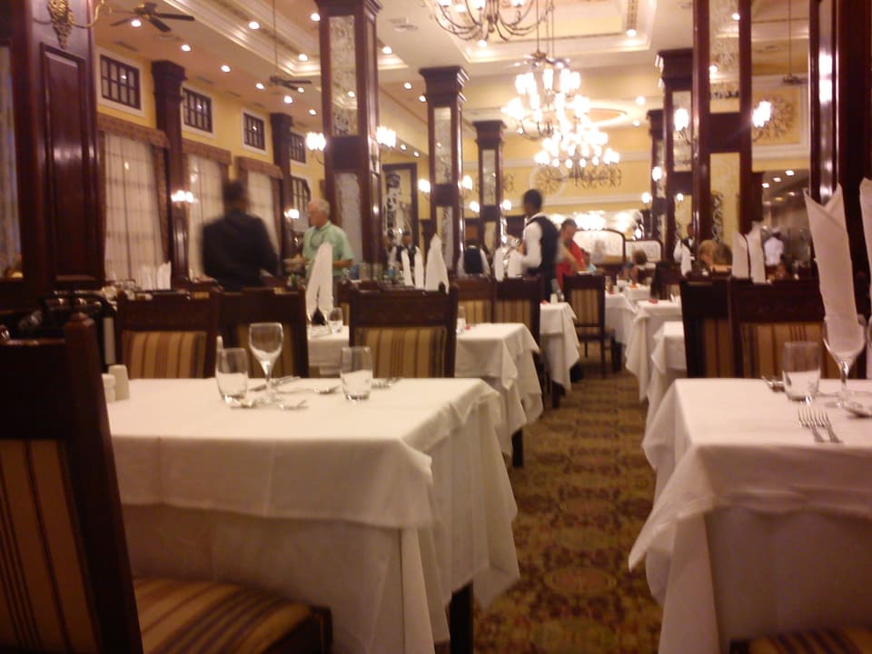 Grosses Lokal Hotel Riu Palace Bavaro