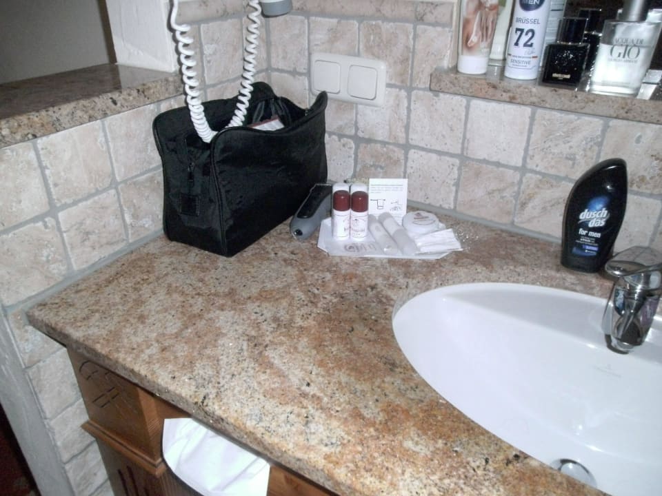 Waschbecken im Bad Hotel Bergknappenhof