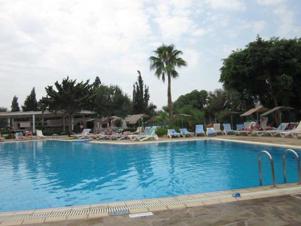 Pool Crystal Springs Beach Hotel
