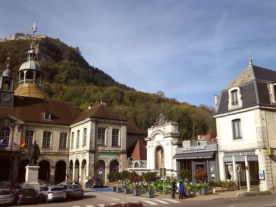 Außenansicht Logis Grand Hôtel Des Bains