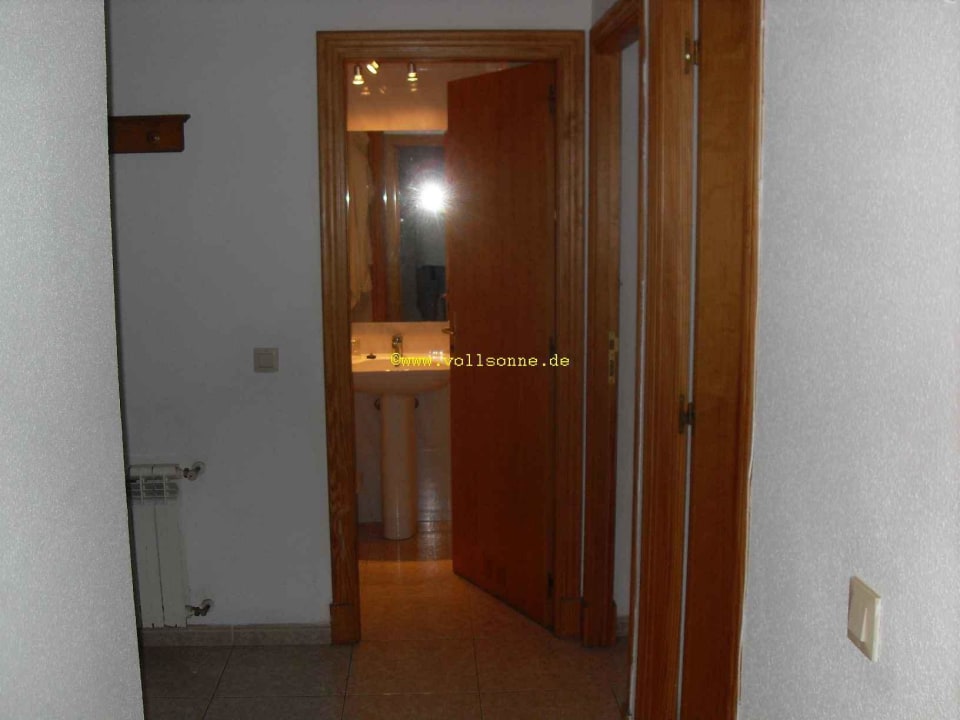 1. Badezimmer m. kaltem Wasser ohne Fön Flacalco Hotel & Apartments