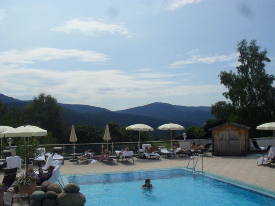 Blick über den Pool Hotel Sonnenhof