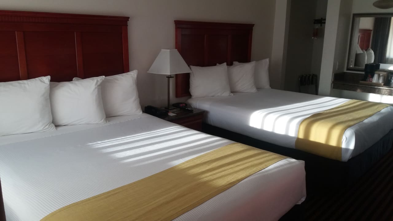 Zimmer / King-Size-Betten Marina Inn Hotel And Suites San Diego