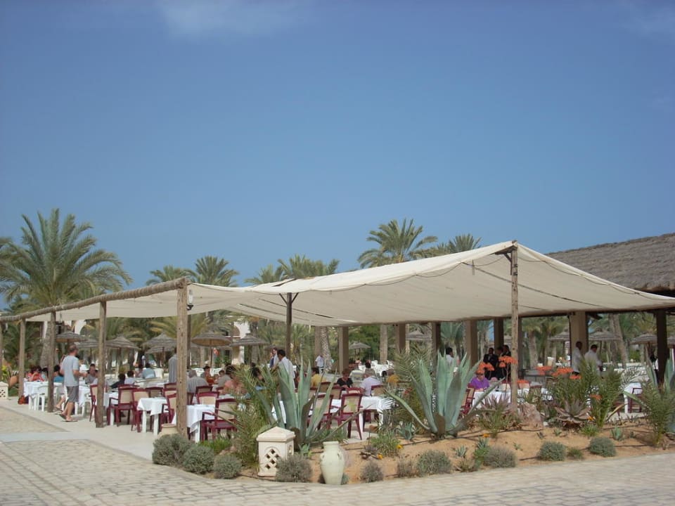 Außenbereich des Restaurants Zita Beach Resort