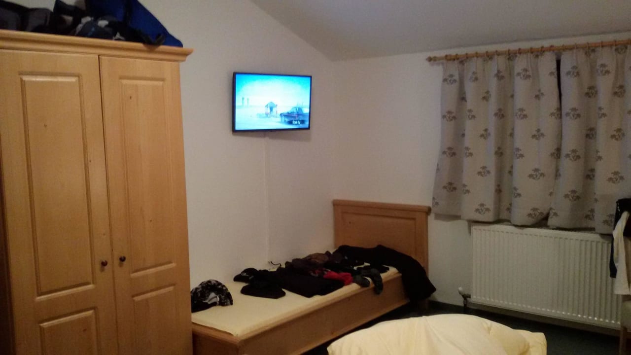 Sehr geräumig,TV Top Frühstückspension Blaiken