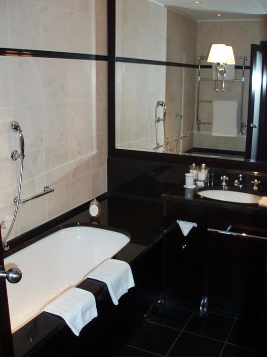 Bad Hotel Adlon Kempinski Berlin