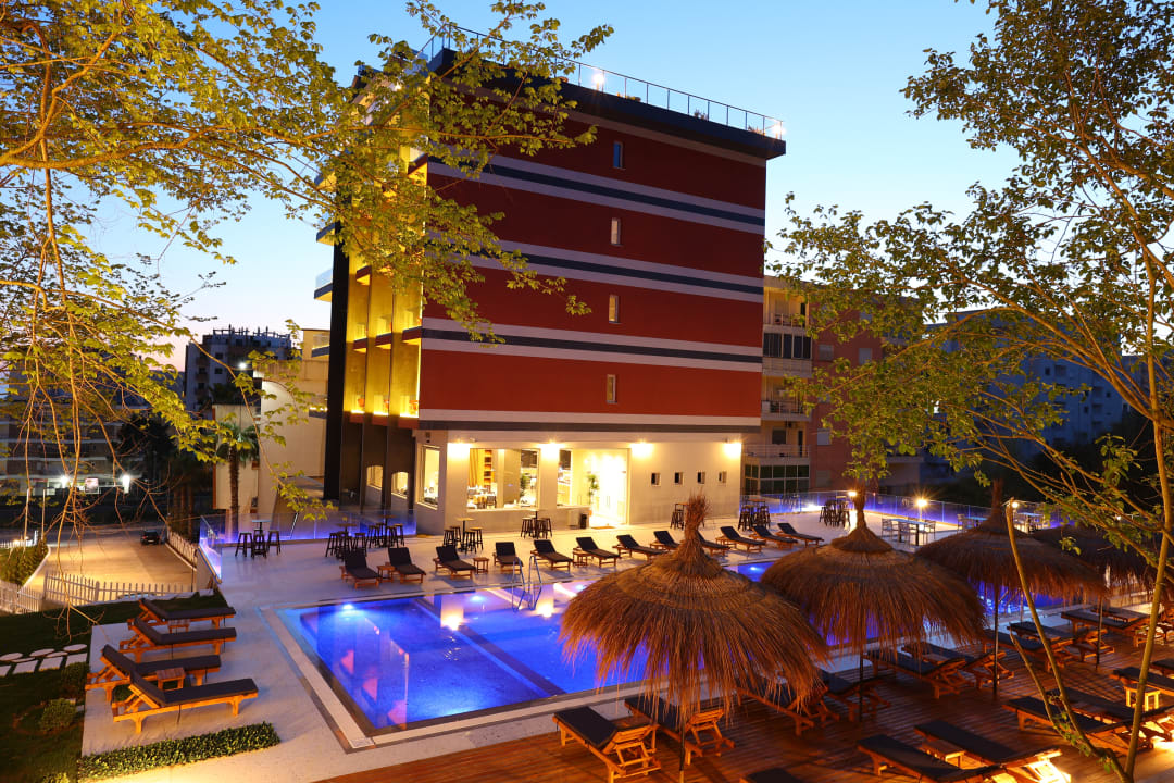 Außenansicht Padel Olivia's Hill Resort