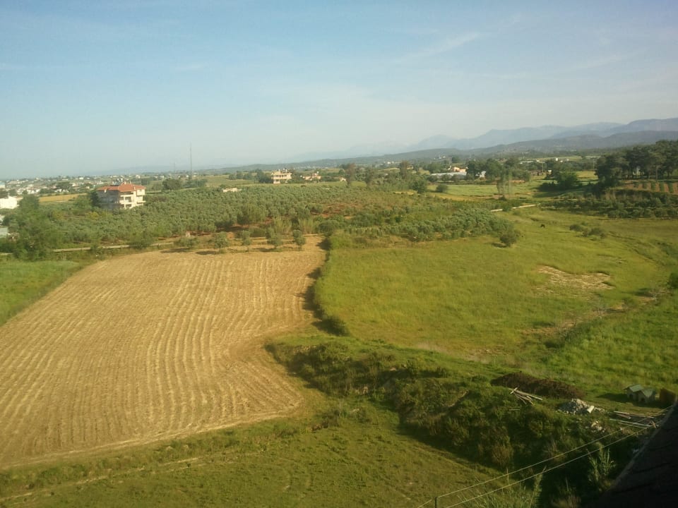 Blick nach rechts vom Balkon Cenger Beach Resort & Spa